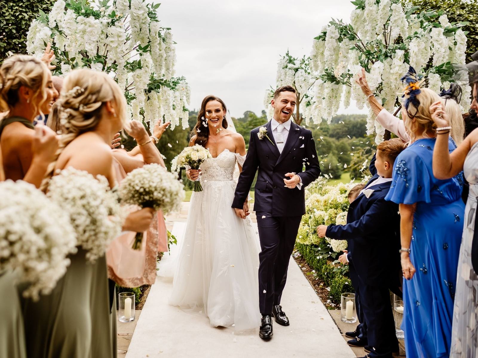 The terrace wedding couple